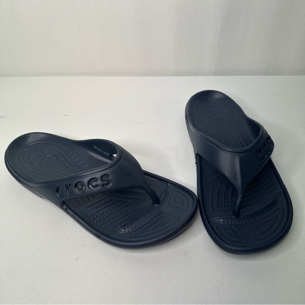 CROCS 🧶 Dark Blue Flip Flops Sz M9  W11